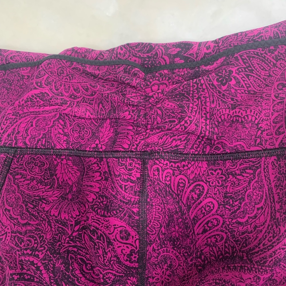 Cropped Lululemon Leggings - Picture 5 of 7